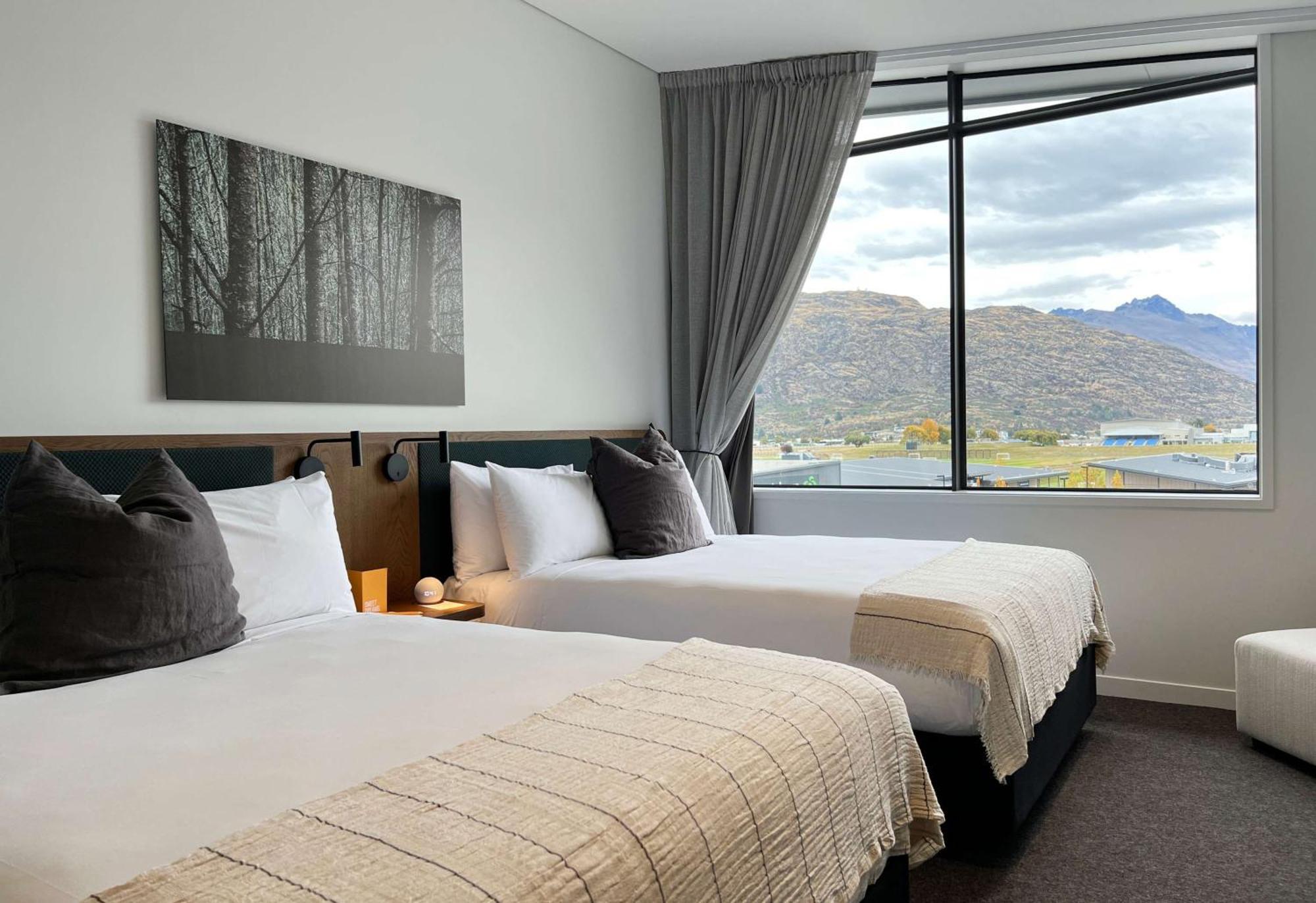 Sudima Queenstown Five Mile Hotell Exteriör bild