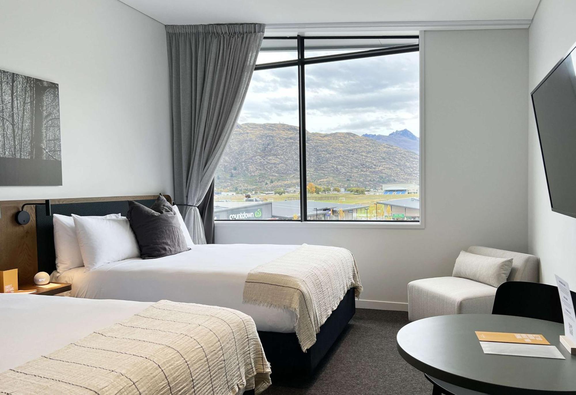 Sudima Queenstown Five Mile Hotell Exteriör bild